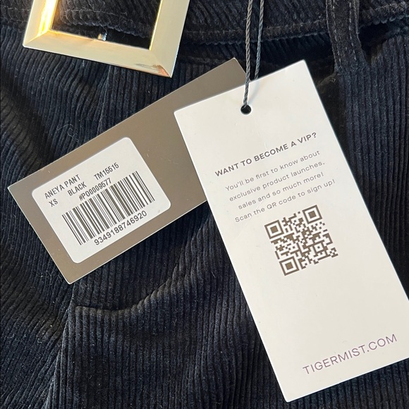 NWT Tiger Mist Aneya Black Corduroy Belted Flare Pants - Size XS - Picture 8 of 9